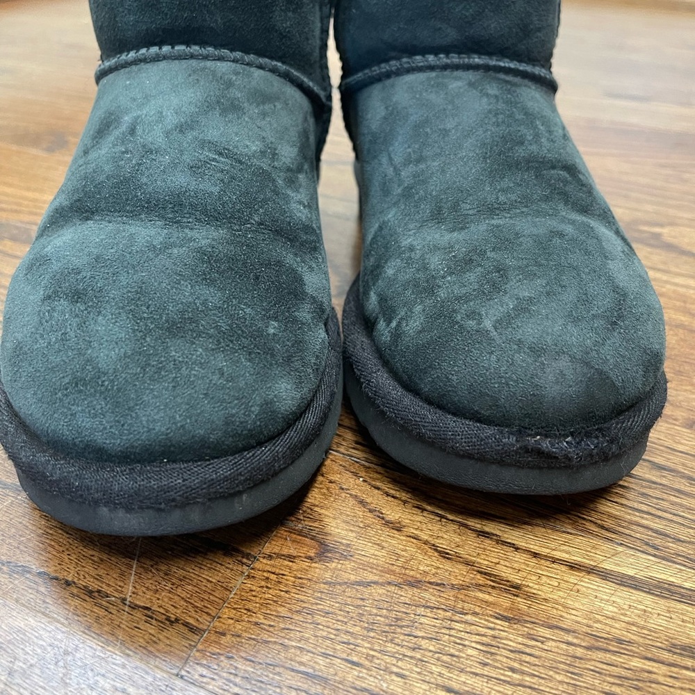 UGG Mini Boots 7 - Picture 2 of 10